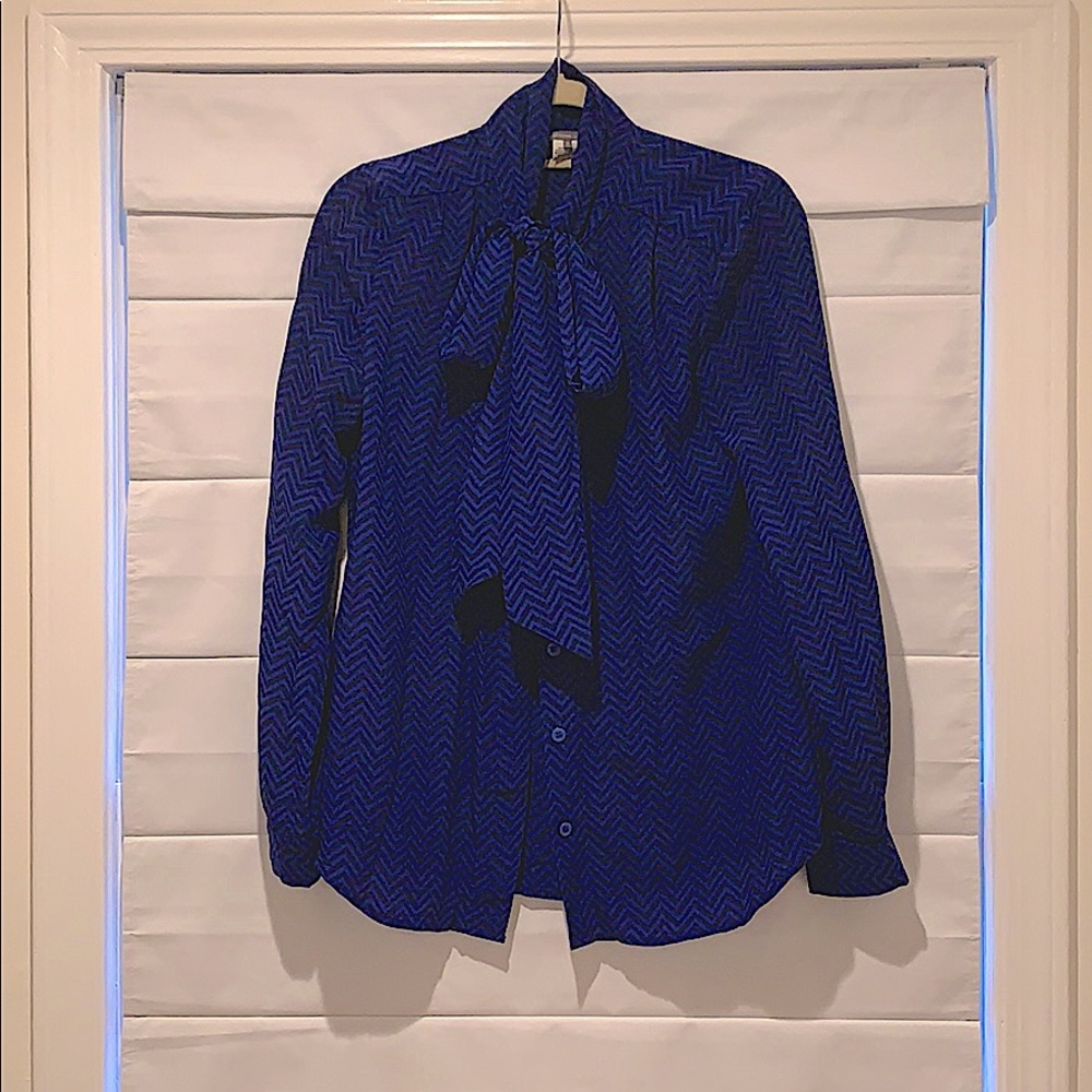 Silk long sleeve pussy bow blouse